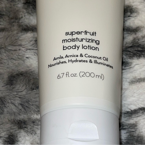Alo Yoga Systems Superfruit Moisturizing Body Lotion - Picture 3 of 6